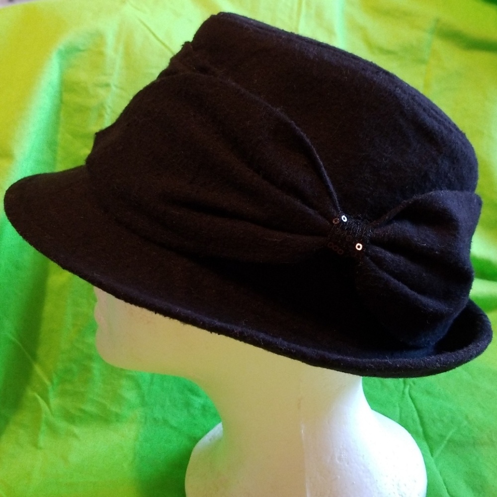 HAT 👉3 for $25👈Women's Black w/ Bow Detail